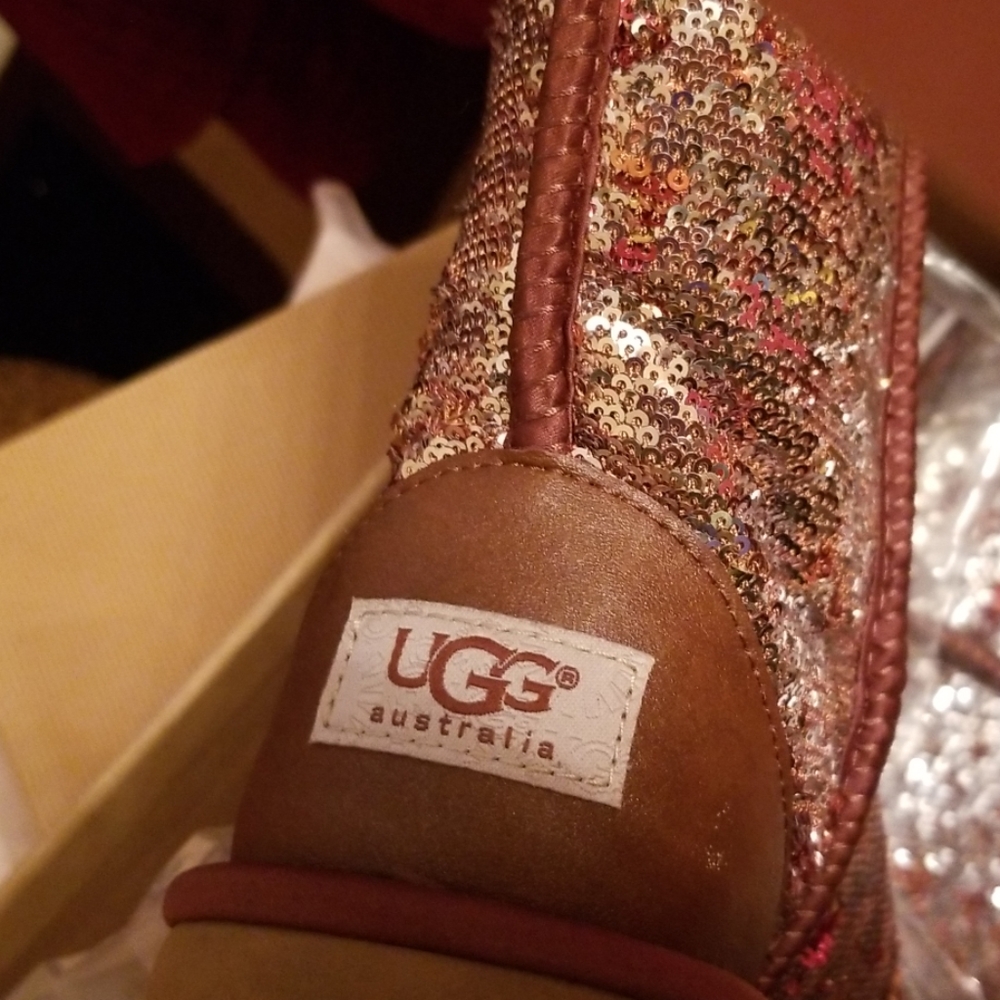 UGG BOOTS